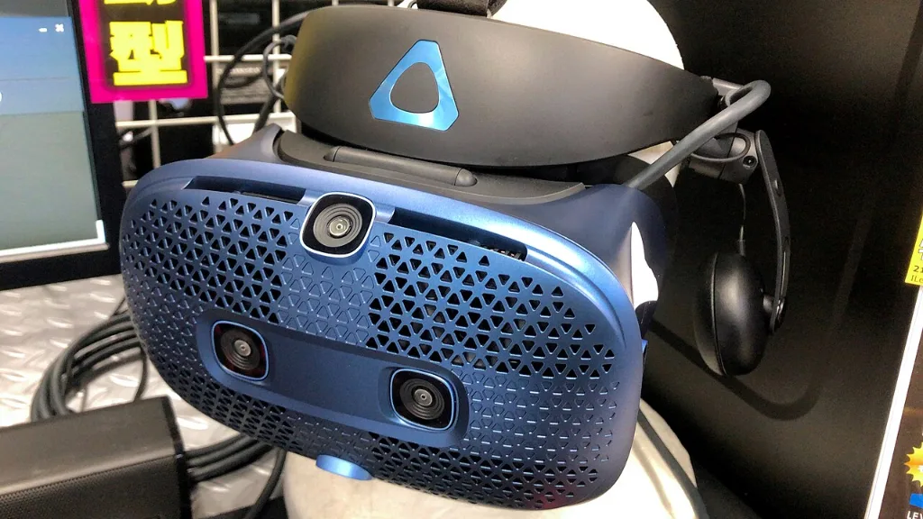 Joueur équipé d'un casque de réalité virtuelle