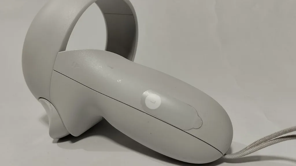 Joueur équipé d'un casque de réalité virtuelle