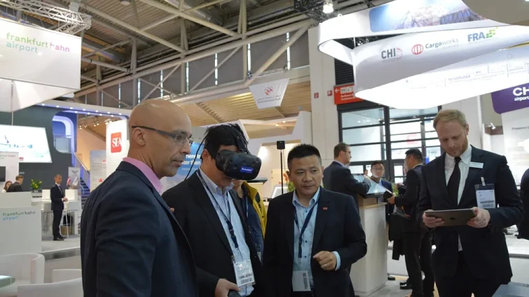 Joueur équipé d'un casque de réalité virtuelle