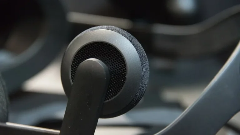 Joueur équipé d'un casque de réalité virtuelle