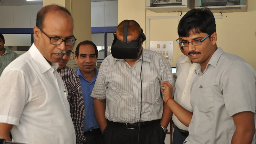 Joueur équipé d'un casque de réalité virtuelle