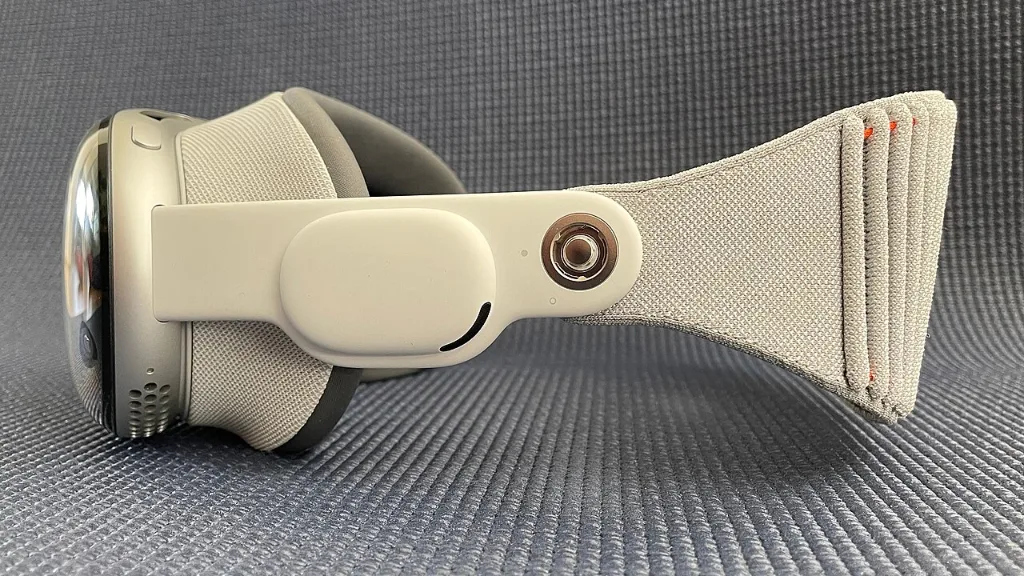 Joueur équipé d'un casque de réalité virtuelle