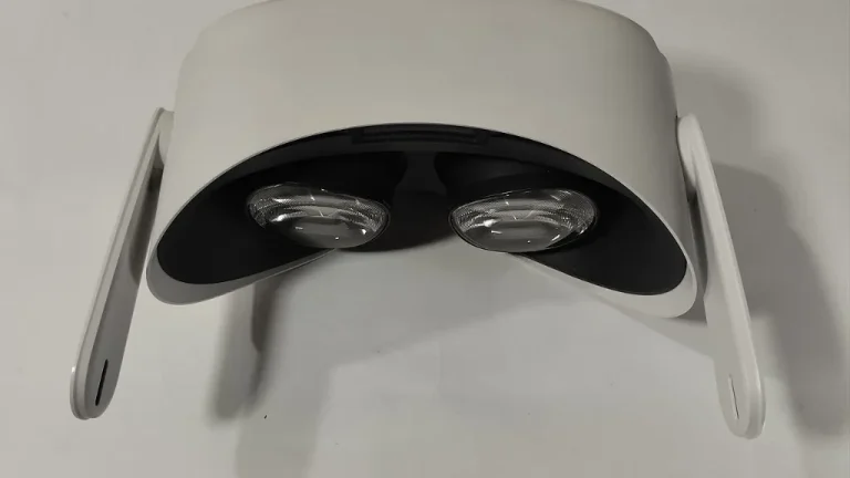 Joueur équipé d'un casque de réalité virtuelle