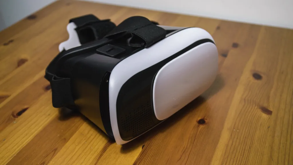 Joueur équipé d'un casque de réalité virtuelle
