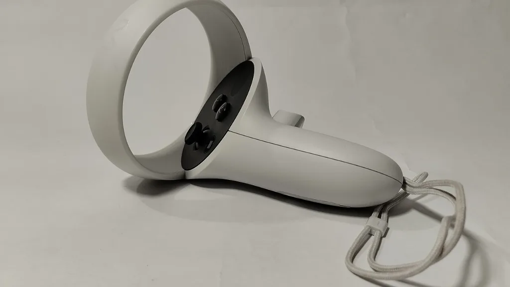Joueur équipé d'un casque de réalité virtuelle