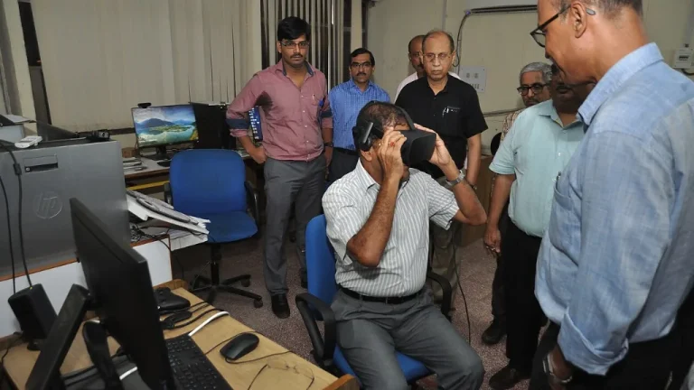Joueur équipé d'un casque de réalité virtuelle